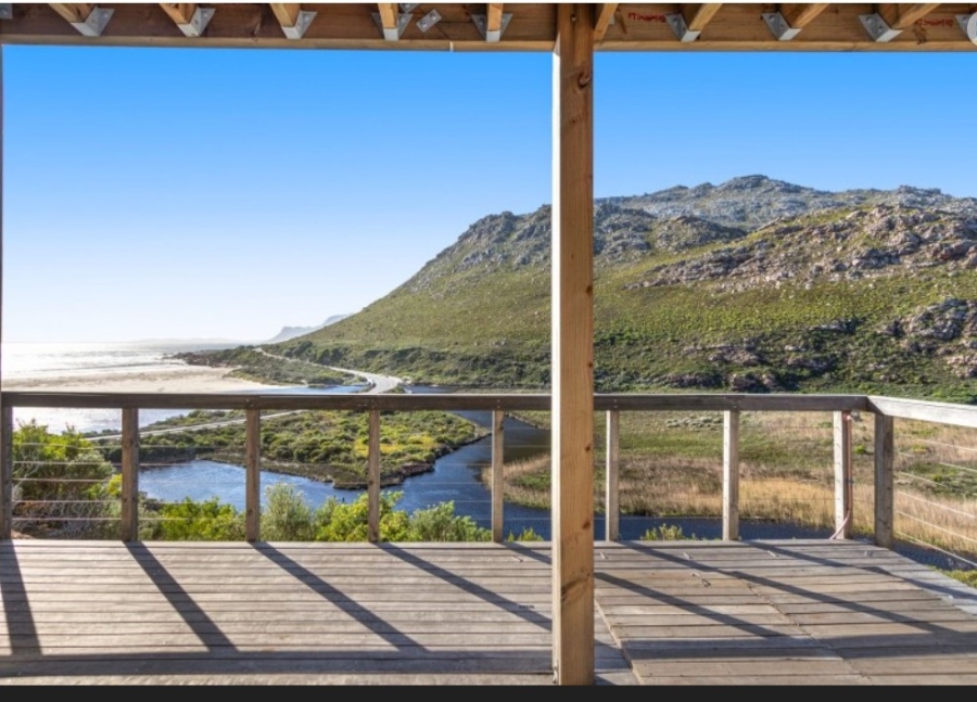 4 Bedroom Property for Sale in Rooi Els Western Cape